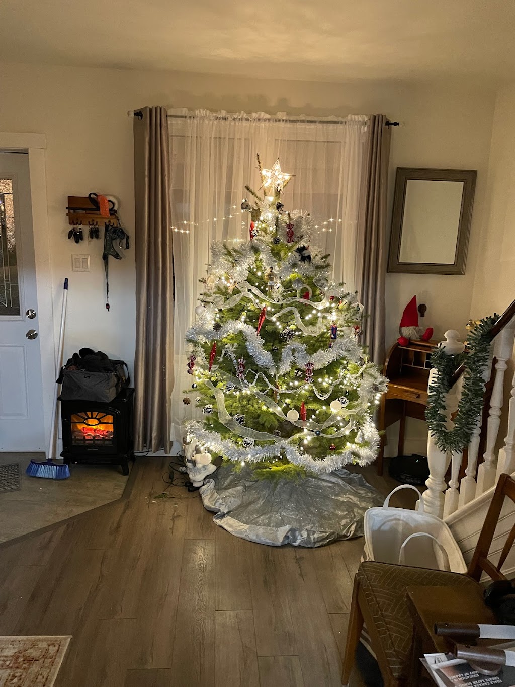 Hill Haven Christmas Trees | Jackson Lake Provincial Rd. 352 South East on Rural Rd. 59 North Gate number 58142 NE28, 10 12W, Sidney, MB R0H 1L0, Canada | Phone: (204) 466-2654