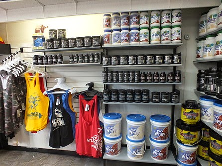 Alishmass Muscle Gear | clothing store | 1469 Main St, Winnipeg, MB R2W 3V9, Canada | 2046911197 OR +1 204-691-1197