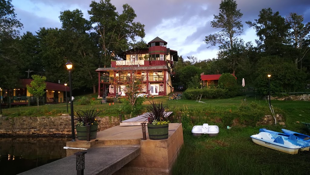 Auberge Villa Bellerive | 1596 Chemin de Bellerive sur le Lac, Nominingue, QC J0W 1R0, Canada | Phone: (819) 278-3802