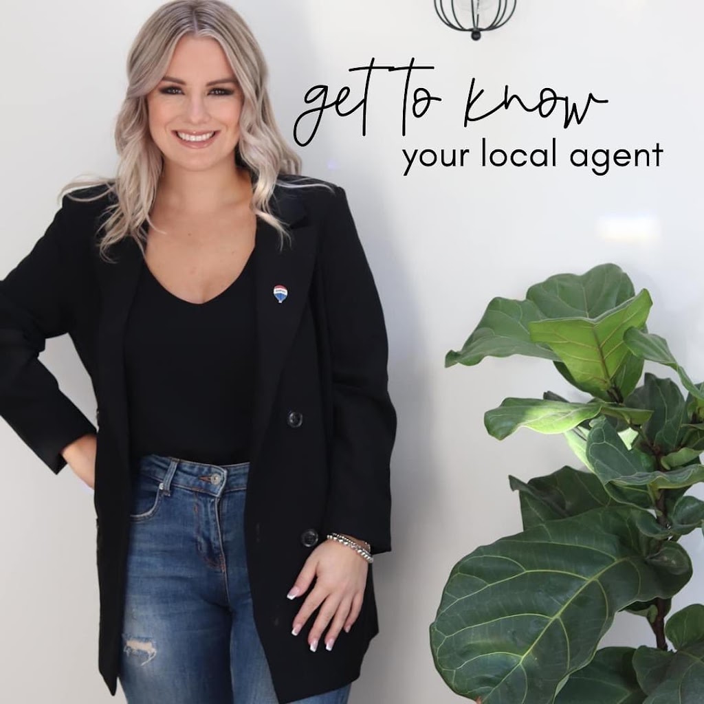Taylor Durisin at Re/Max Realtron TurnKey | 1140 Stellar Dr, Newmarket, ON L3Y 7E3, Canada | Phone: (289) 383-6431