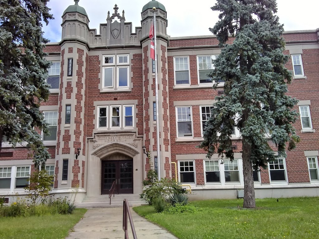 Elizabeth Ziegler Public School | school | 90 Moore Ave S, Waterloo, ON N2J 1X2, Canada | 5197424402 OR +1 519-742-4402