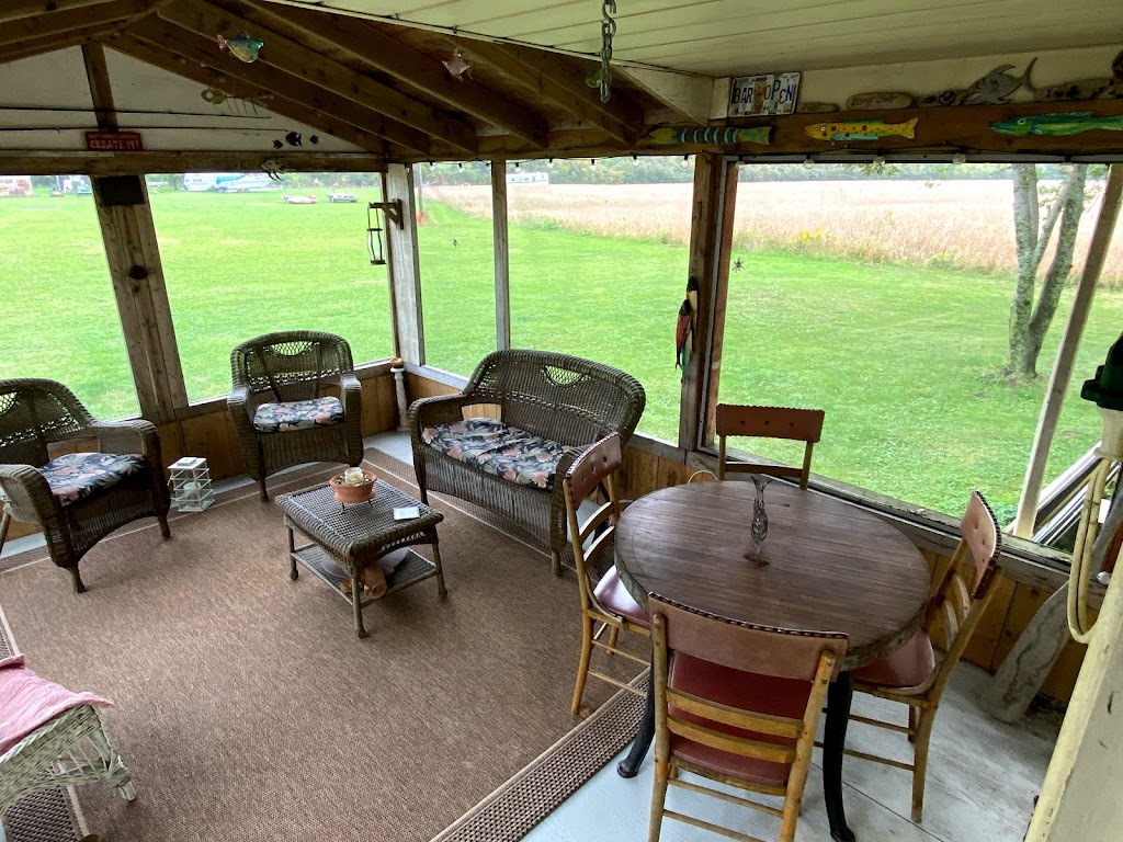 Bongo House Pelee | 1555 McCormick Rd, Pelee Island, ON N0R 1M0, Canada | Phone: (519) 521-3436