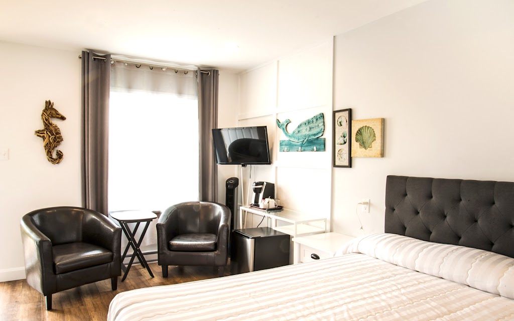 Hôtel-Motel Le Béluga | 191 Rue des Pionniers, Tadoussac, QC G0T 2A0, Canada | Phone: (418) 235-4784