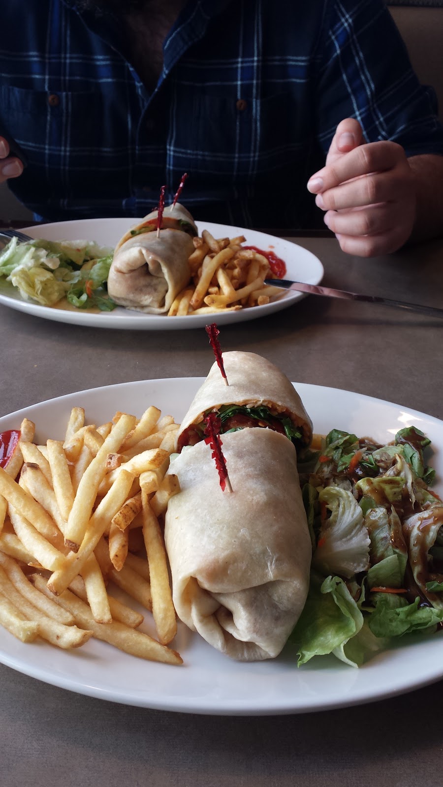 Johnnys | 1910 N Highbury Ave, London, ON N5X 4A5, Canada | Phone: (519) 951-0292