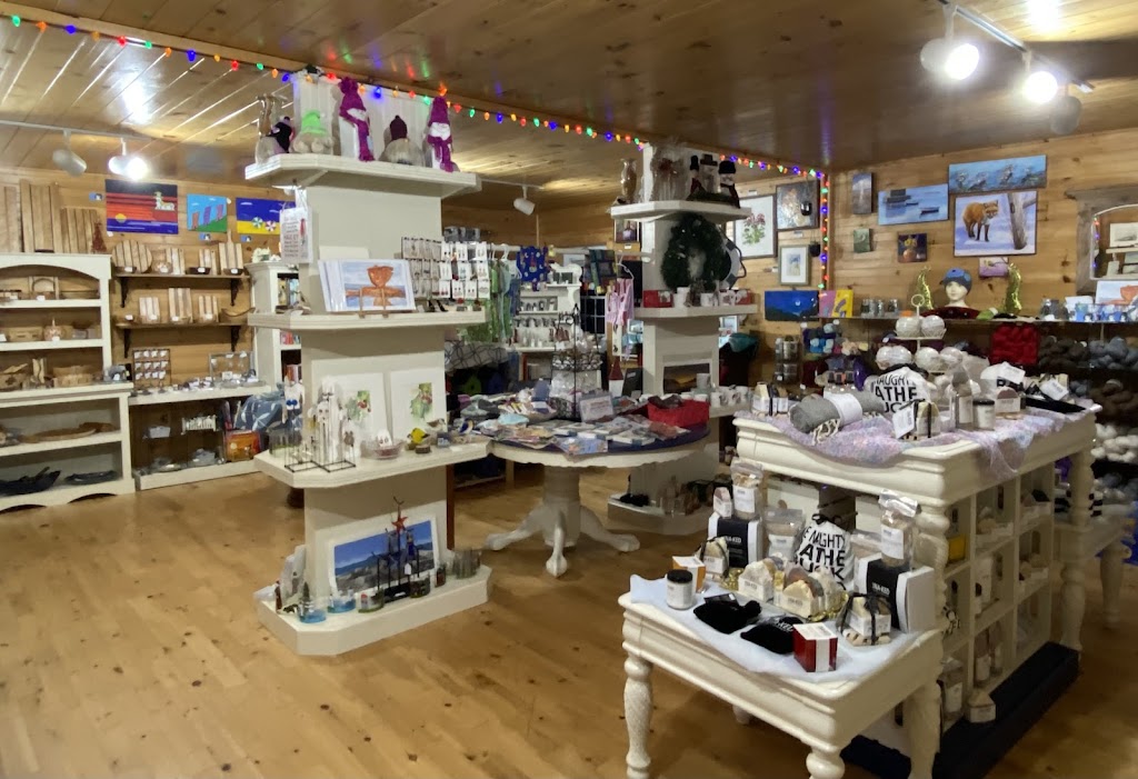 Moonlight Bay Craft Shop | 5599 St Peters Rd, Saint Peters Bay, PE C0A 2A0, Canada | Phone: (902) 218-2404