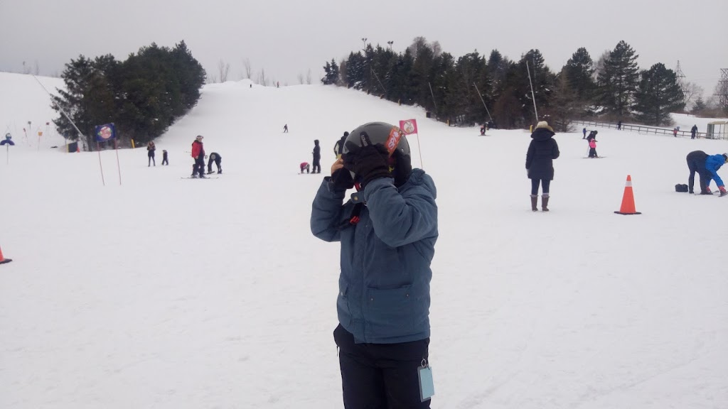 Centennial Park Ski Chalet | 256 Centennial Park Rd, Etobicoke, ON M9C 5N3, Canada | Phone: (416) 394-8750