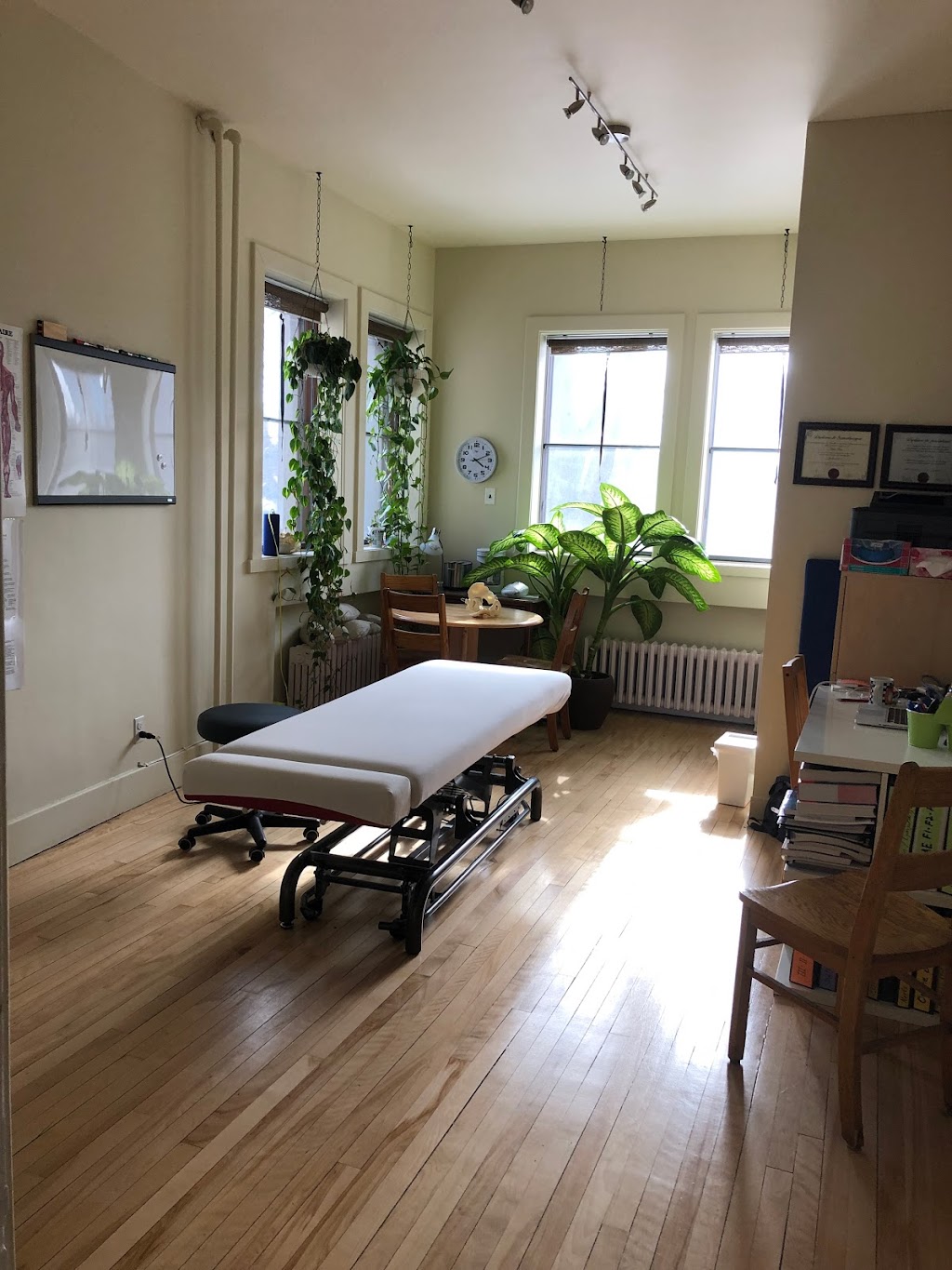 Clinique dOstéopathie Yan Rosa - Ostéo Sainte-Rose | 233 Bd Sainte-Rose, Laval, QC H7L 1L7, Canada | Phone: (514) 686-4222