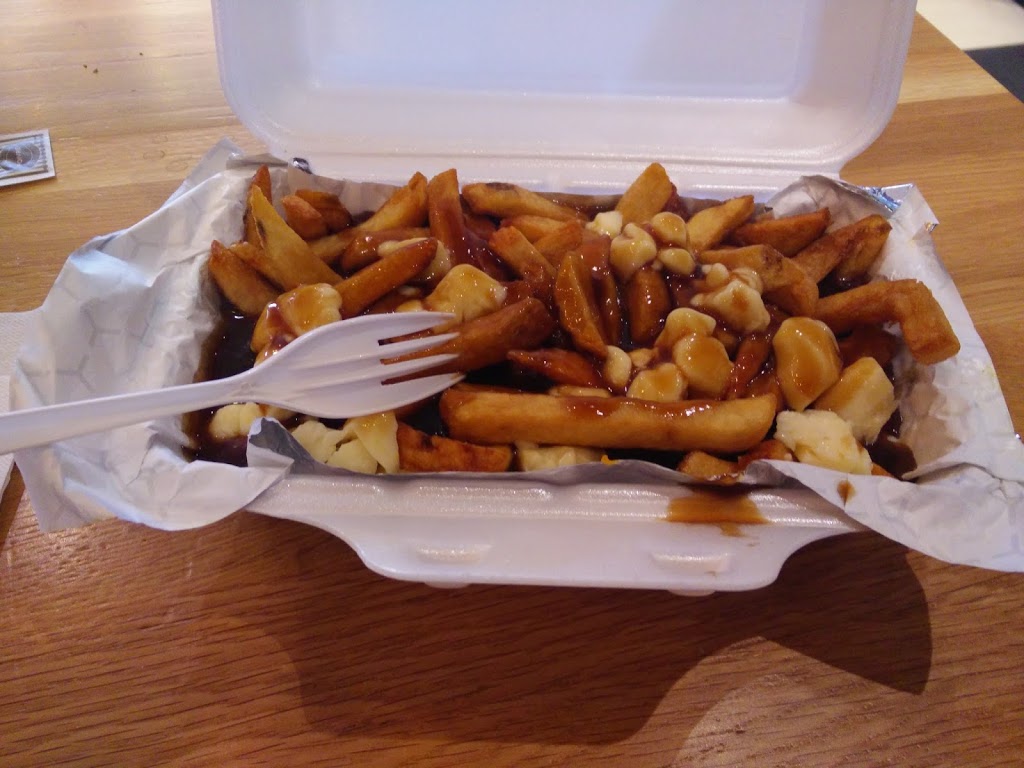 Veras Burger Shack | 1821 Robertson Rd, Nepean, ON K2H 8X3, Canada | Phone: (613) 829-9133