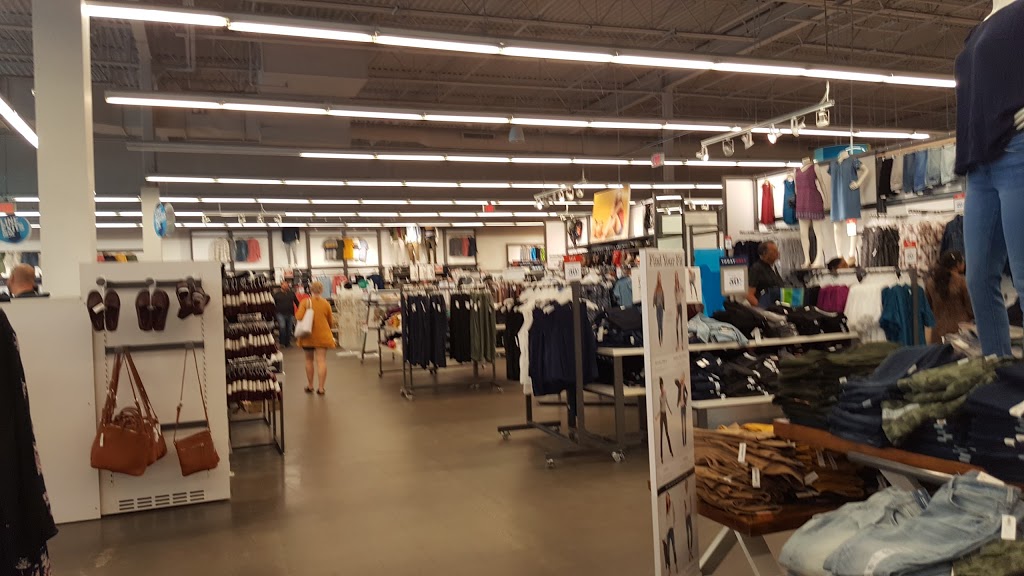 Old Navy | 1978 99 St NW, Edmonton, AB T6N 1K9, Canada | Phone: (780) 462-1514
