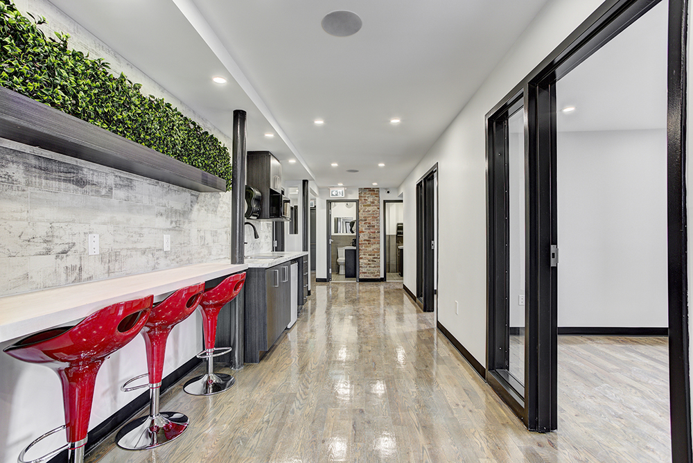 Location Bureau Laval | 1811 Boulevard des Laurentides, Laval, QC H7M 2P7, Canada | Phone: (438) 373-9263