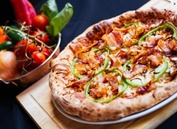 Pizzéria Paquet Donnacona | 656 Avenue Jacques-Cartier, Donnacona, QC G3M 2G2, Canada | Phone: (418) 285-1849