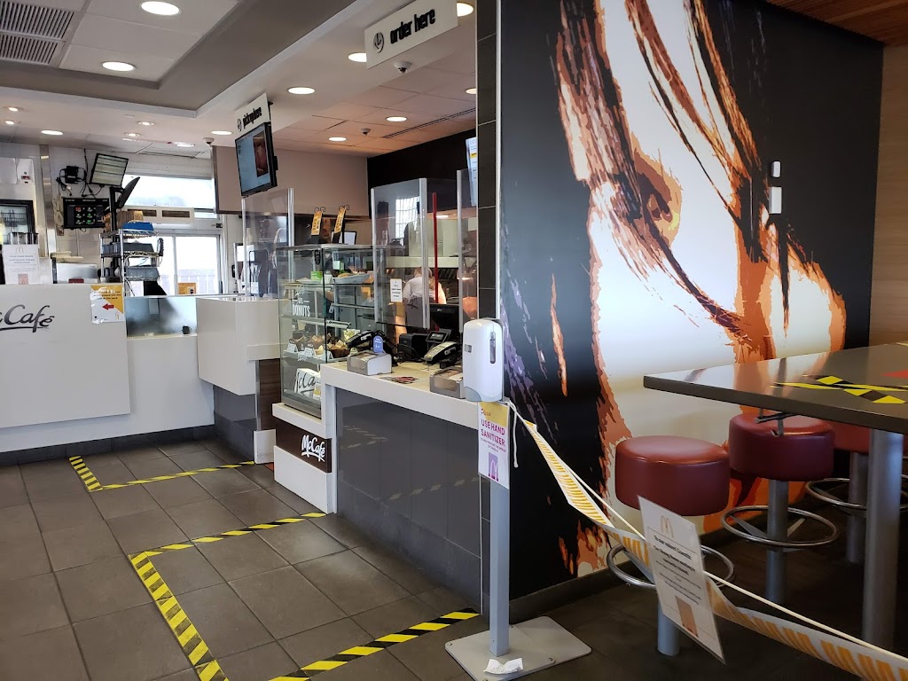 McDonalds | 2320 16 Ave NW, Calgary, AB T2N 4H8, Canada | Phone: (403) 289-9050