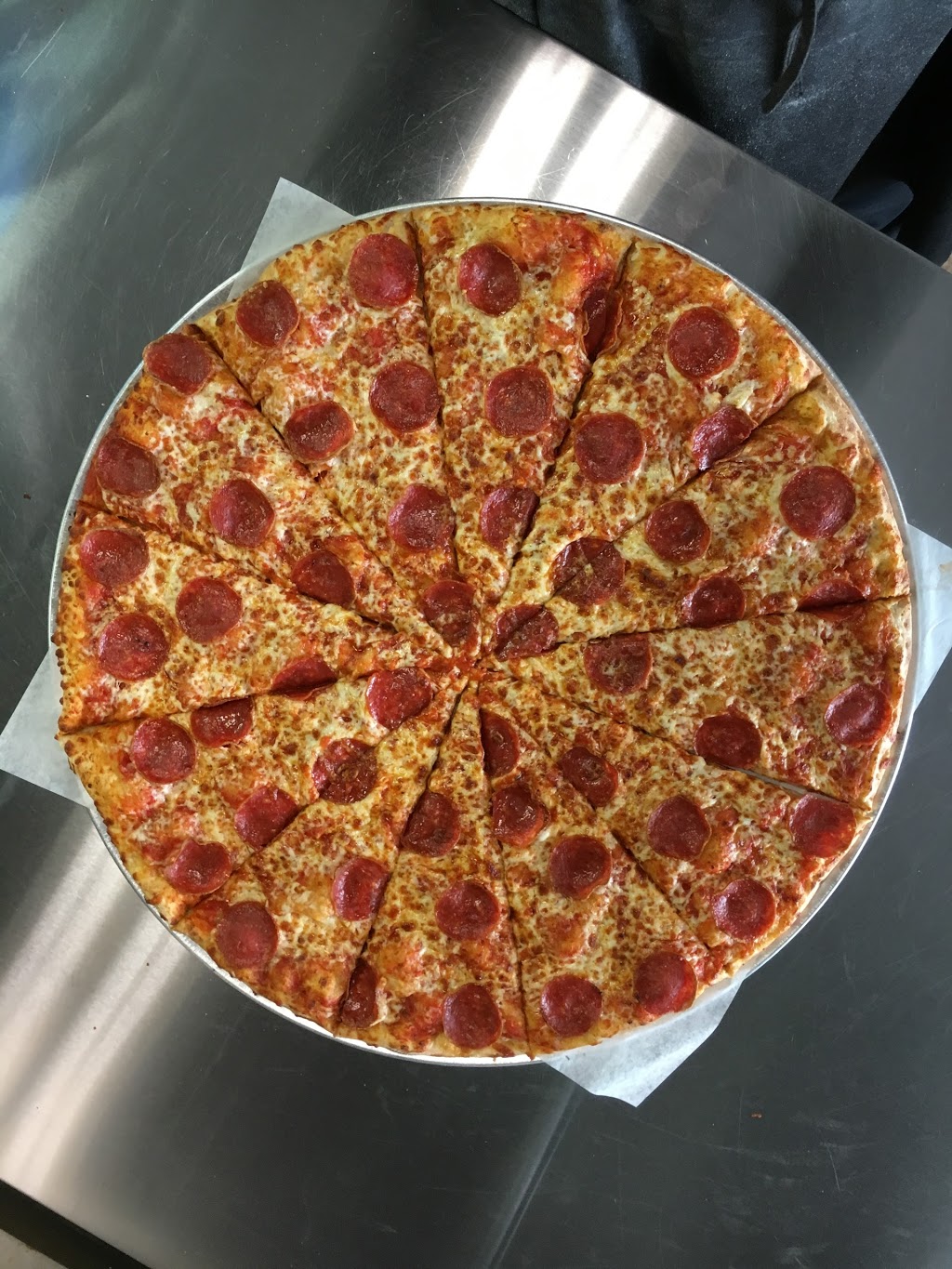 Gz Pizza & Wings | 6175 Dunn St, Niagara Falls, ON L2G 2P4, Canada | Phone: (905) 353-9990
