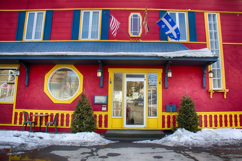 Restaurant La Feuille dErable | 242 Rue Principale, Vallée-Jonction, QC G0S 3J0, Canada | Phone: (418) 253-1200