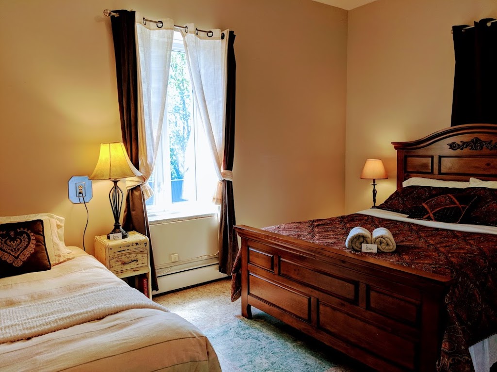 Maison Zacharie | 980 Rue Hébert, Desbiens, QC G0W 1N0, Canada | Phone: (581) 817-1299