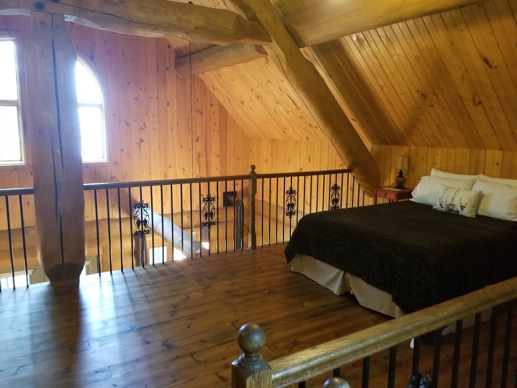 Le Bois De Pin | Lac-des-Plages, QC J0T 1K0, Canada | Phone: (514) 295-6374