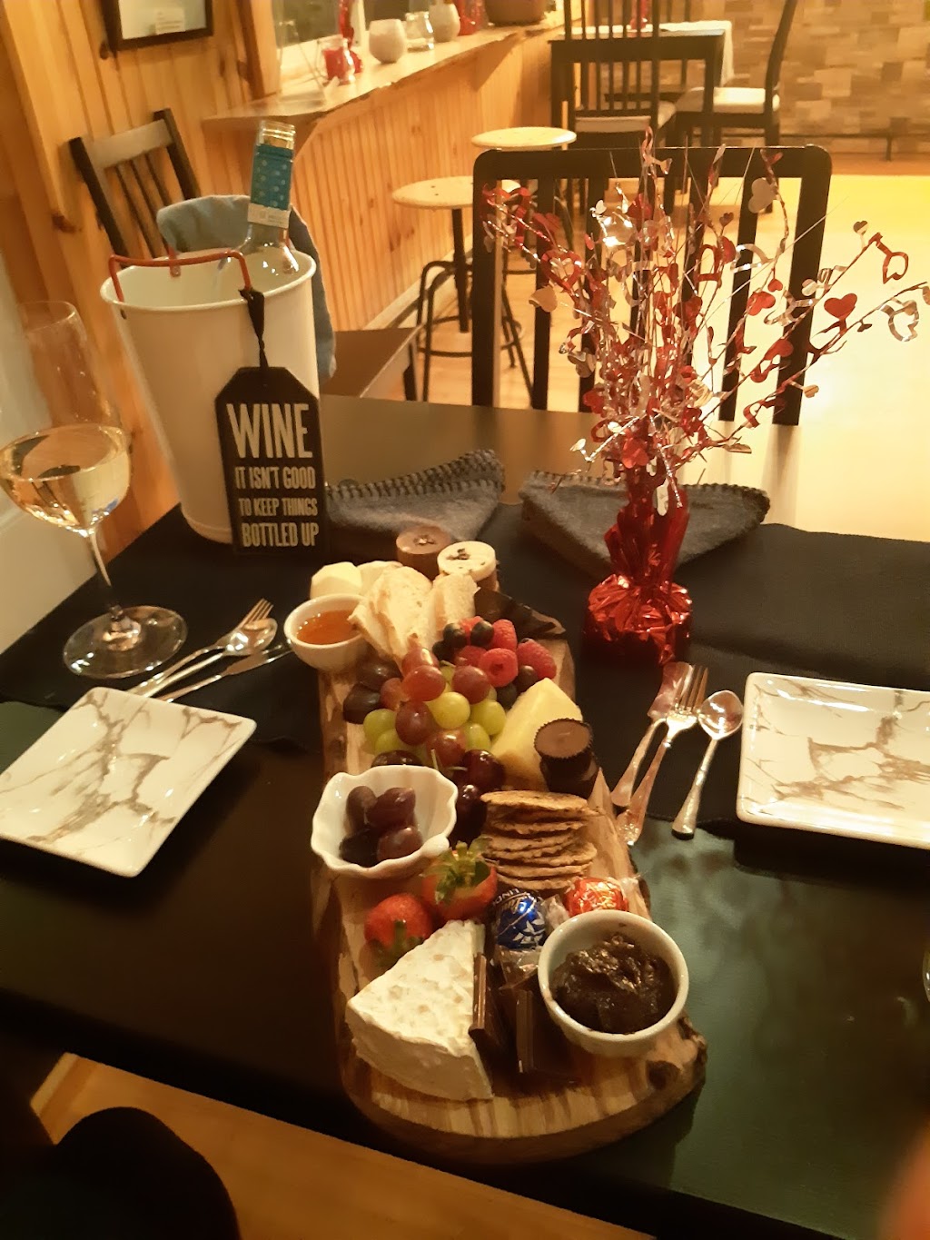 Mad Hatter Wine Bar | 213 St George St, Annapolis Royal, NS B0S 1A0, Canada | Phone: (902) 532-2070