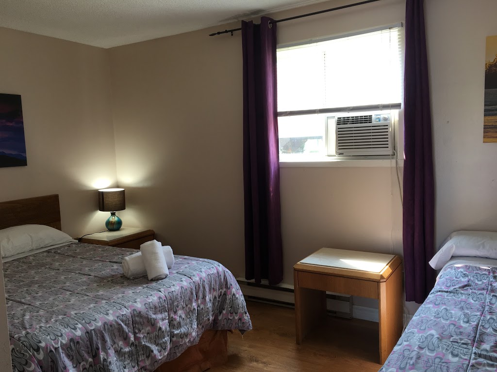 Wasaga Motel Inn | 8743 Beachwood Rd, Wasaga Beach, ON L9Z 2G5, Canada | Phone: (705) 429-9998