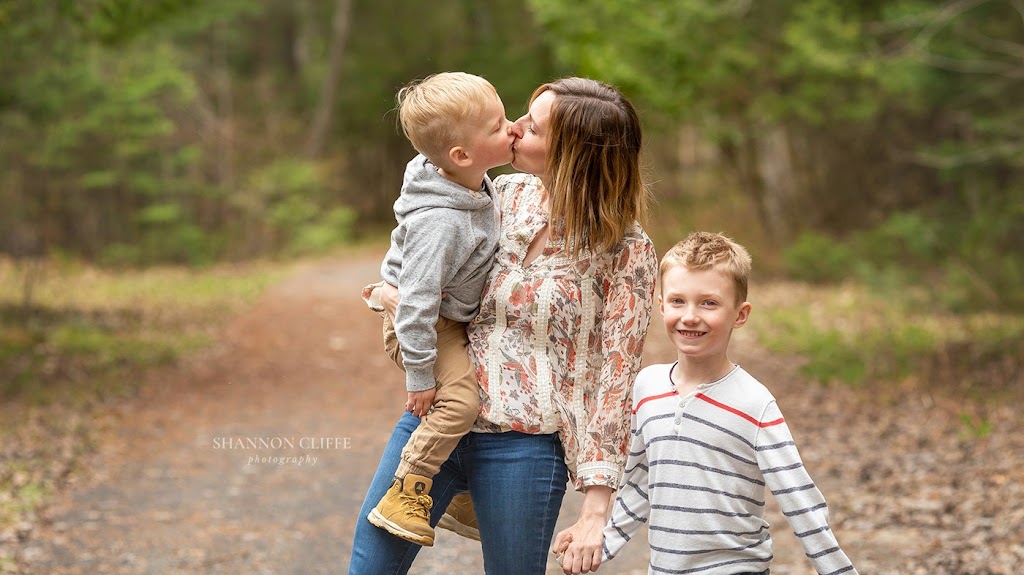 Shannon Cliffe Photography | 131 Sloan Dr, Thamesford, ON N0M 2M0, Canada | Phone: (226) 268-0112