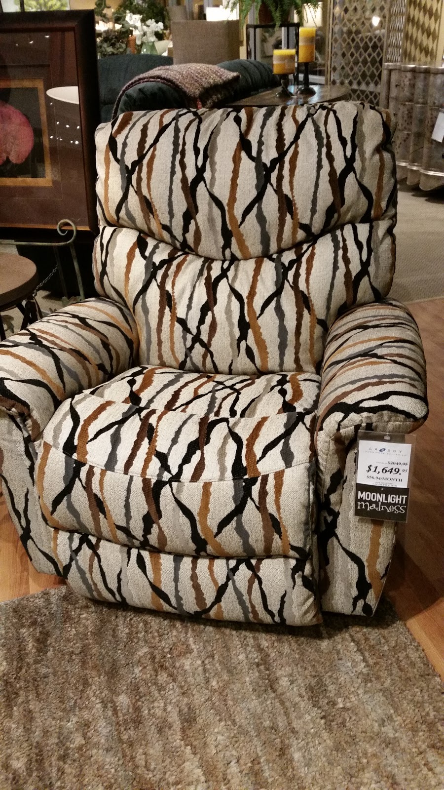 La-Z-Boy Home Furnishings & Décor | 76 Barrie View Dr, Barrie, ON L4N 8V4, Canada | Phone: (705) 735-3337
