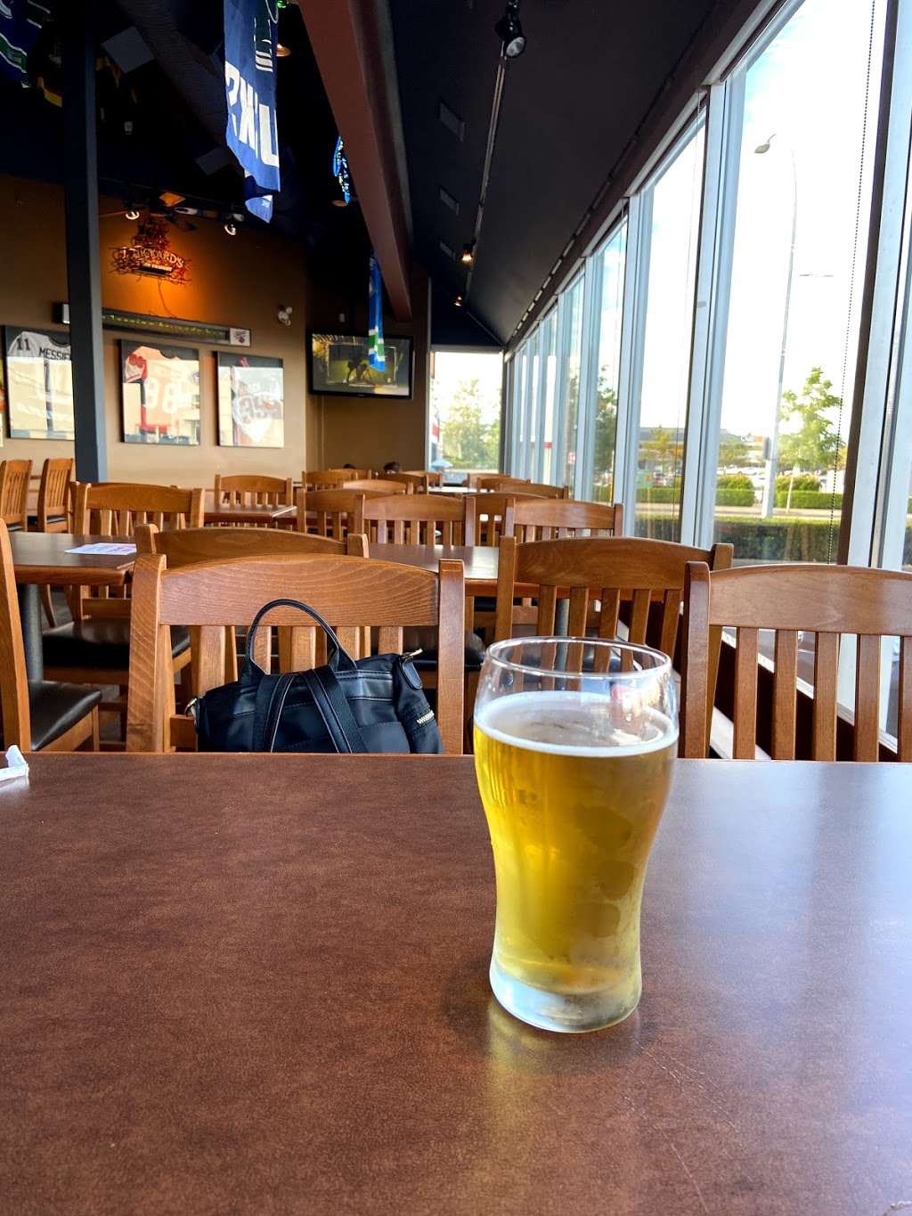 Boston Pizza | 32530 S Fraser Way, Abbotsford, BC V2T 1X5, Canada | Phone: (604) 859-3333