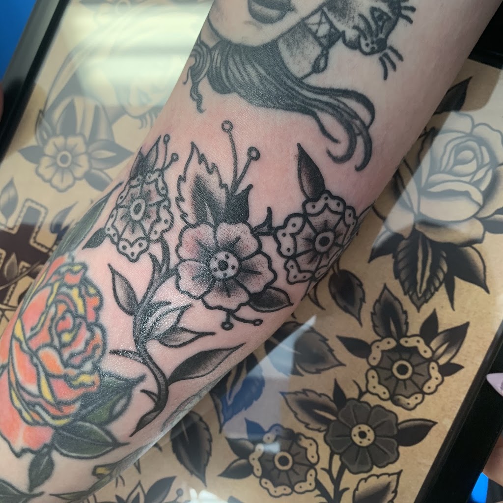 Artistic Roots Tattoo Co. | 600 Grandview St S, Oshawa, ON L1H 8P4, Canada | Phone: (905) 243-6779