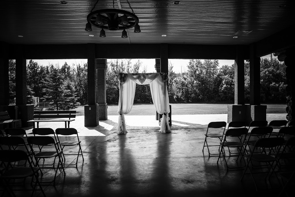 The Country Lodge | 17515 127 St NW, Edmonton, AB T6V 1B1, Canada | Phone: (780) 475-9366