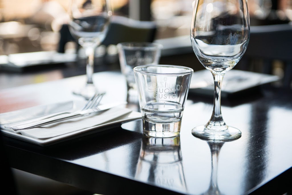 Restaurant Buon Gusto Inc | 2495 Boul Saint-Martin Est, Laval, QC H7E 4X6, Canada | Phone: (450) 663-5663