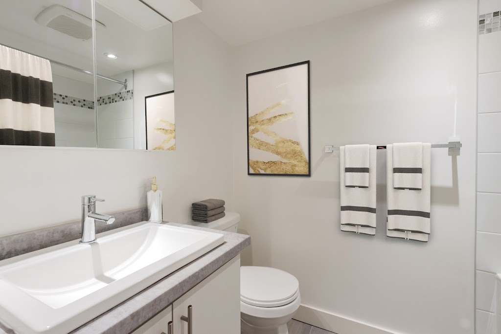 PH 1 - 4 | 220 Rue Berlioz, Verdun, QC H3E 1B8, Canada | Phone: (514) 769-8982
