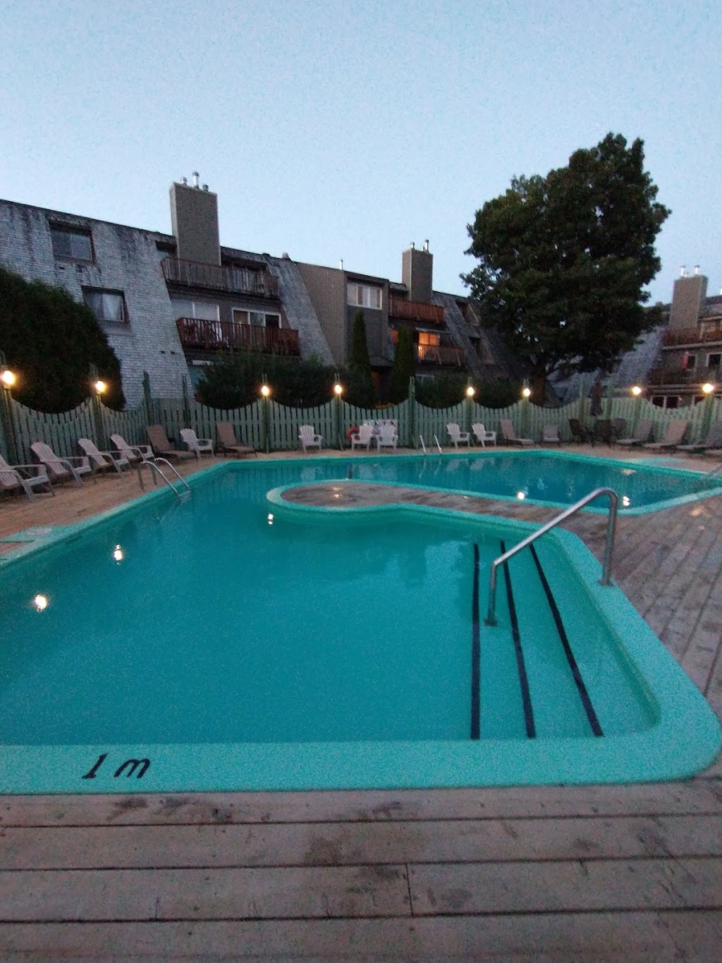 CHALET LA TERRASSE DU PLATEAU | Rue du Plateau, Beaupré, QC G0A 1E0, Canada | Phone: (418) 931-7827