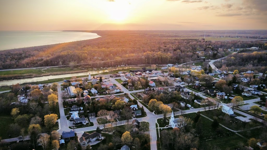 Cozy Corner Retreat | 13 Victoria St, Port Burwell, ON N0J 1T0, Canada | Phone: (519) 777-6778