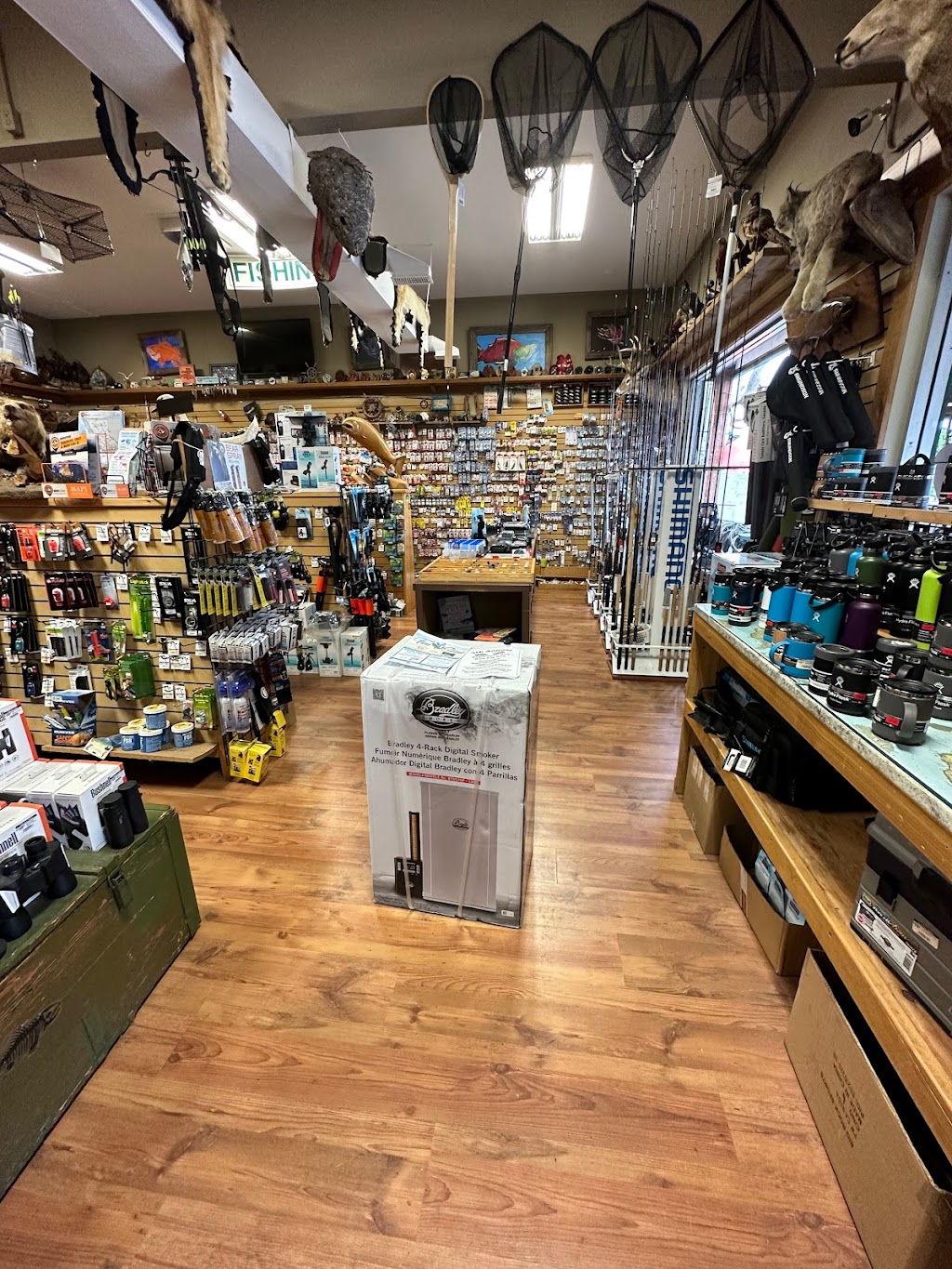 Powell River Outdoors | 4466 Marine Ave, Powell River, BC V8A 2K2, Canada | Phone: (604) 485-4868