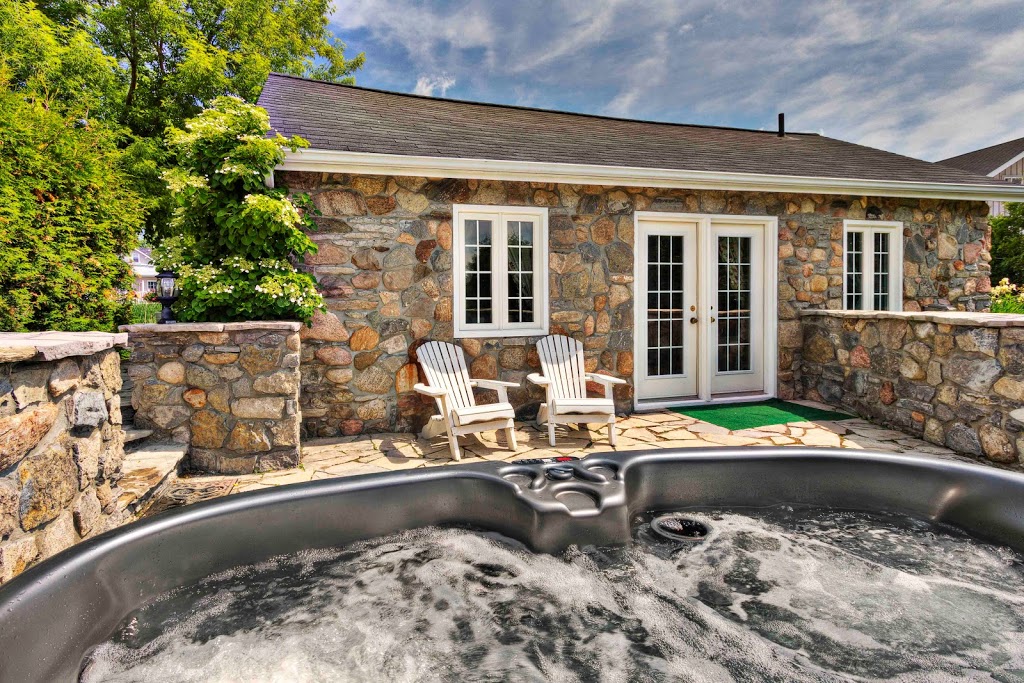 Amelias Garden Restaurant | 395 Sandy Hook Rd, Picton, ON K0K 2T0, Canada | Phone: (613) 476-7492