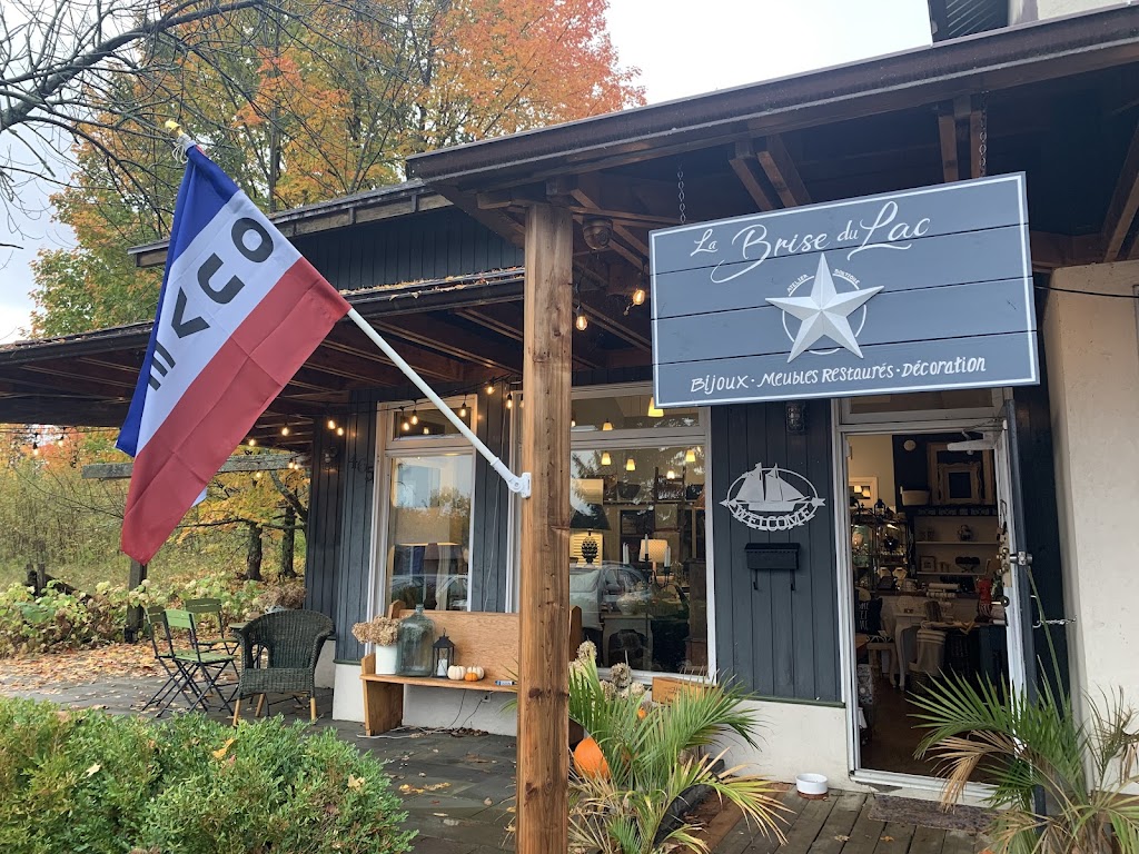 Atelier-boutique La brise du lac - Knowlton | 465 Rue de Bondville, Knowlton, QC J0E 1V0, Canada | Phone: (514) 242-3599