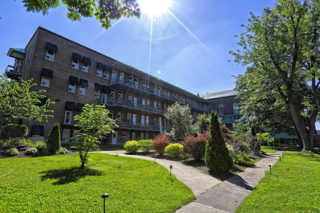 Terrasses Dominicaines | 1465 Boulevard du Carmel, Trois-Rivières, QC G8Z 3R7, Canada | Phone: (819) 370-3799