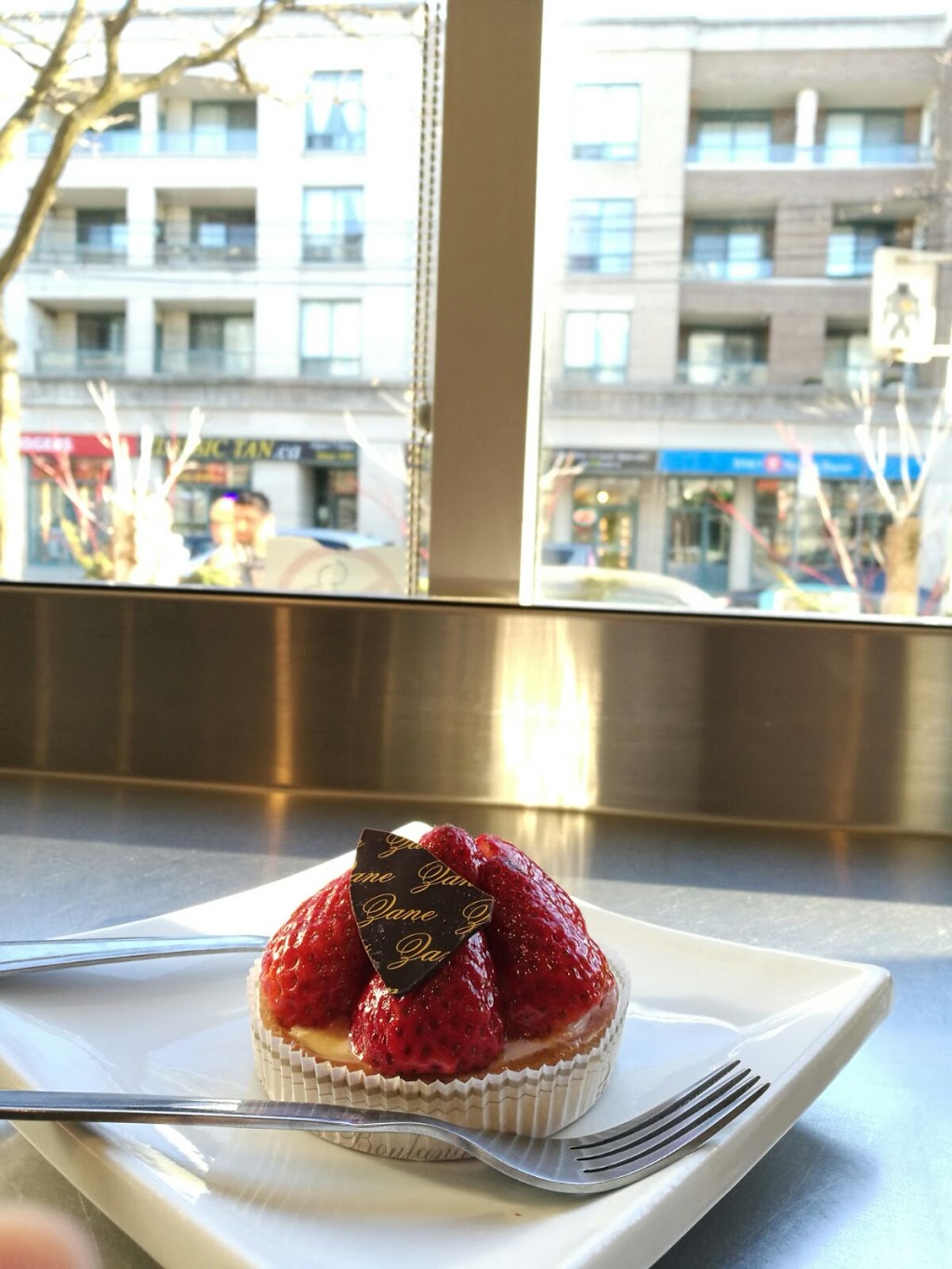 Zane Patisserie | 1842 Queen St E, Toronto, ON M4L 1H1, Canada | Phone: (416) 690-2813