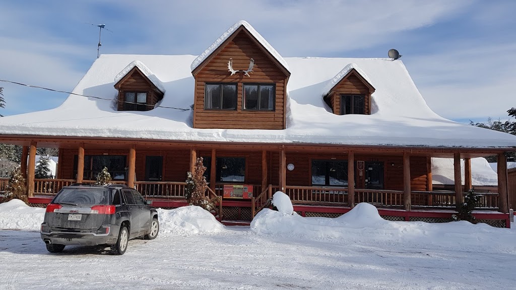 Auberge du Trappeur | 2120 Chemin St François, Saint-Mathieu-du-Parc, QC G0X 1N0, Canada | Phone: (866) 356-2600