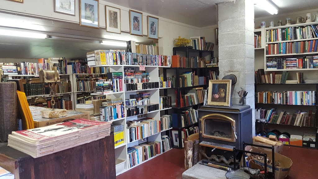 La Brocante | 8122 Redrooffs Rd, Halfmoon Bay, BC V0N 1Y1, Canada | Phone: (604) 885-2027