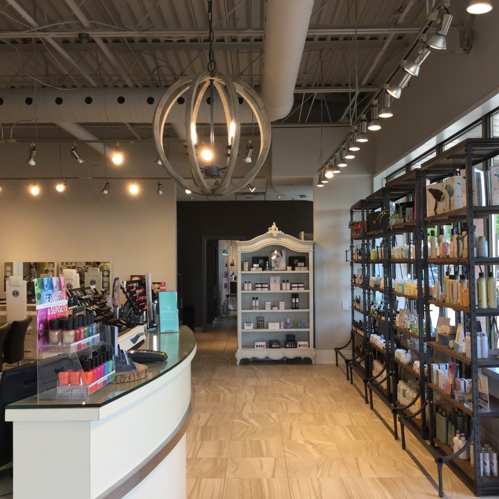 Fortelli Salon and Spa Oakville | 1540 North Service Rd W, Oakville, ON L6M 4A1, Canada | Phone: (905) 847-0706