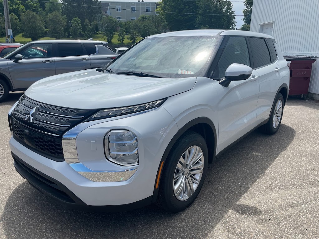 Giroux Mitsubishi | 76 Rue Préfontaine E, Sainte-Agathe-des-Monts, QC J8C 2K8, Canada | Phone: (819) 326-1615