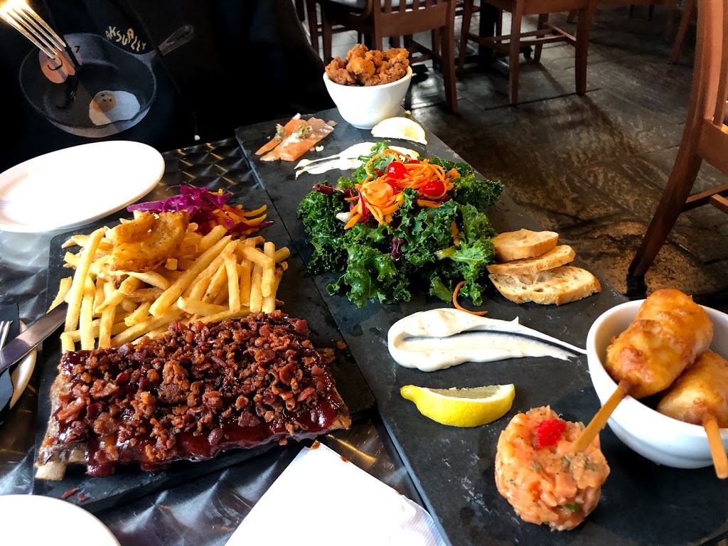 Côtes à Côtes Resto-Grill | 32 Rue du Marché-Champlain, Québec, QC G1K 4H3, Canada | Phone: (418) 692-5151