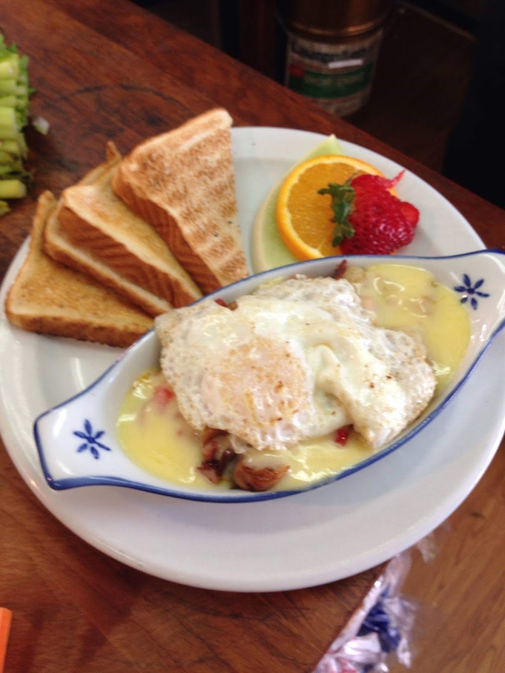 Bistro Le Ptit Café | 285 13e Avenue N, Sherbrooke, QC J1E 2Y5, Canada | Phone: (819) 349-8536