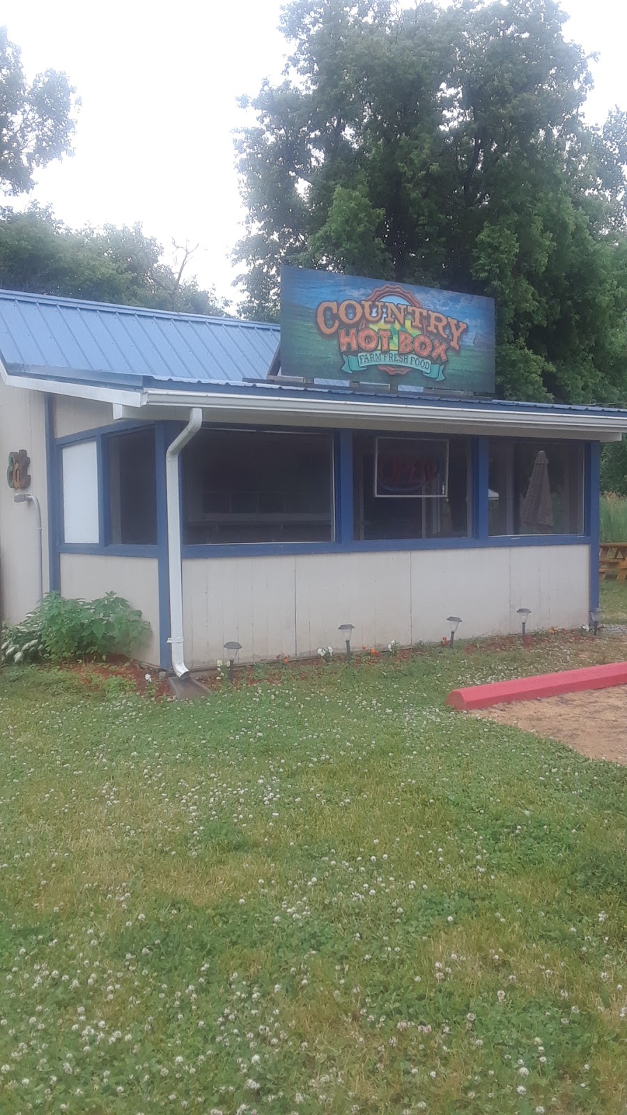 The Country Hotbox | 4078 N Ridge Rd, Lockport, NY 14094, USA | Phone: (716) 438-7023
