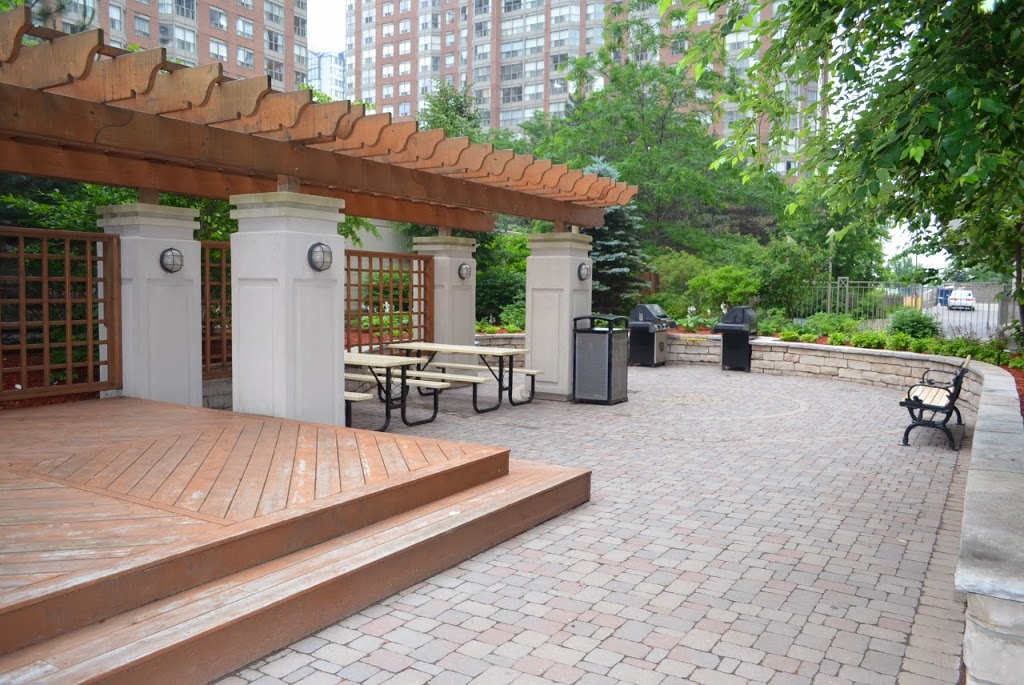Bombay Suites Canada | 6843 Simpson Pioneer Trail, Mississauga, ON L5W 1A9, Canada | Phone: (416) 414-5242