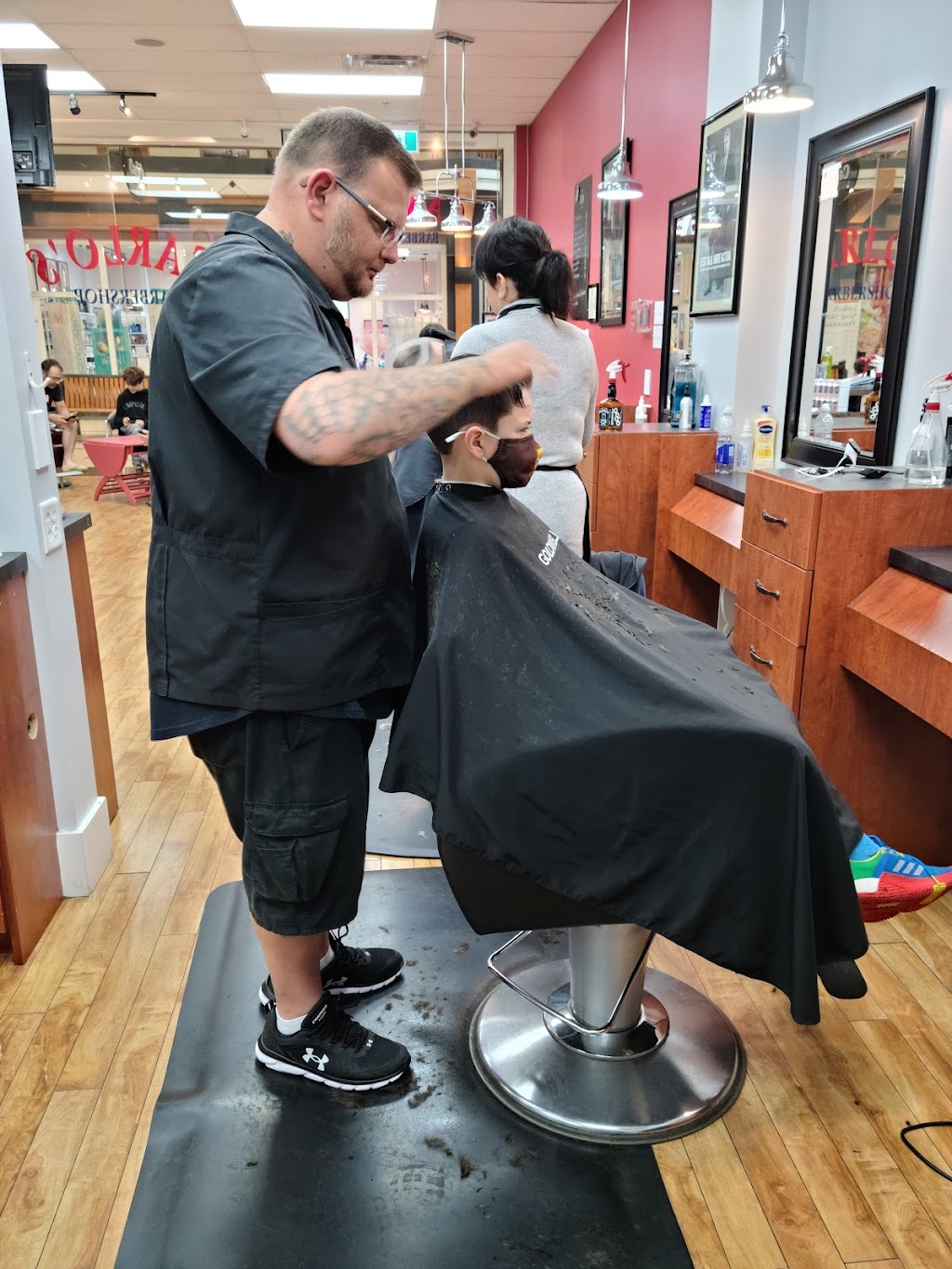 Carlos Barber Shop | Parking lot, 1595 Bedford Hwy, Bedford, NS B4A 3Y4, Canada | Phone: (902) 835-2359