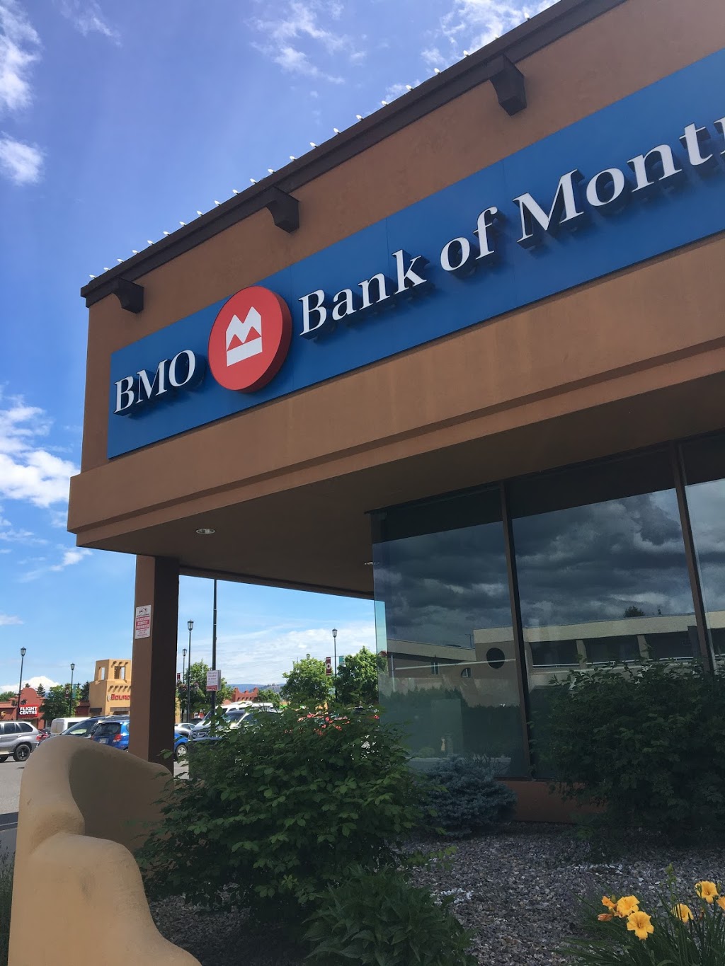 BMO Bank of Montreal | atm | 3155 Lakeshore Rd #16, Kelowna, BC V1W 3S9, Canada | 2508611651 OR +1 250-861-1651