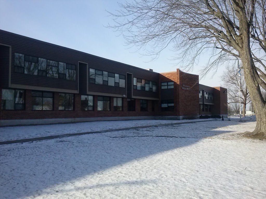 École Secondaire Monique-Proulx | 11 Rue Sainte Jeanne dArc, Warwick, QC J0A 1M0, Canada | Phone: (819) 358-6885