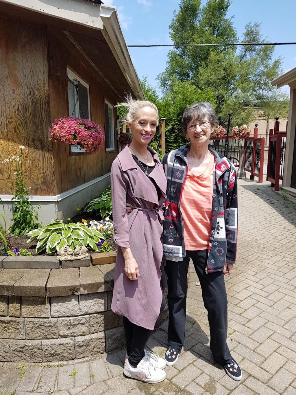 Mississauga Long Term Care Facility | 26 Peter St N, Mississauga, ON L5H 2G7, Canada | Phone: (905) 278-2213