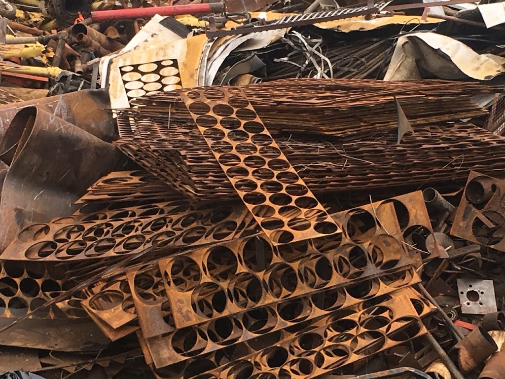 Supreme Salvage | Thatcher Ave, North Battleford, SK S9A 3M1, Canada | Phone: (306) 445-6662