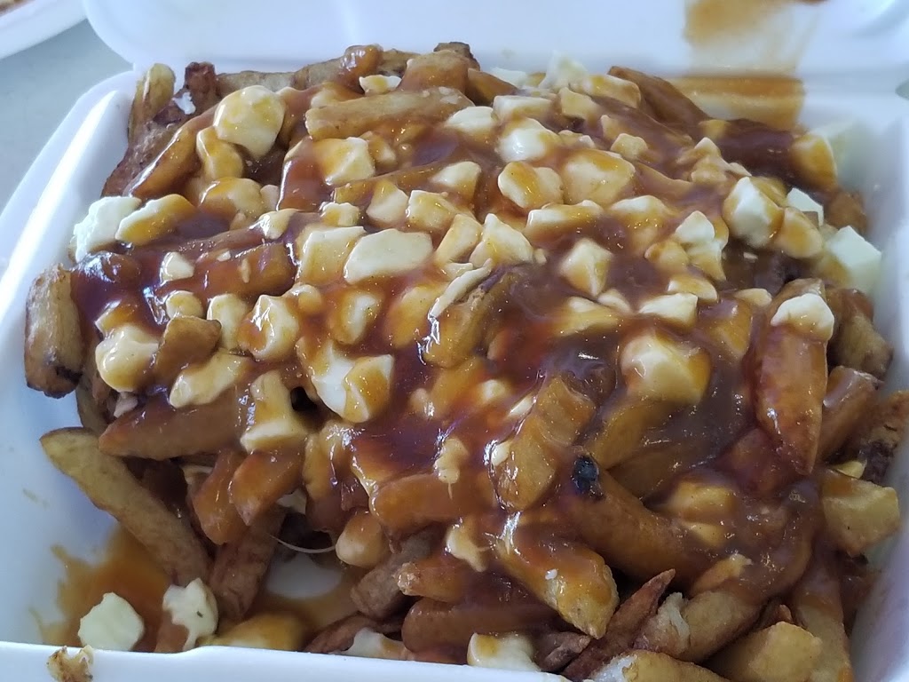Restaurant La Belle Province | 872 Montée Sainte-Thérèse, Saint-Jérôme, QC J5L 2L1, Canada | Phone: (450) 436-1393